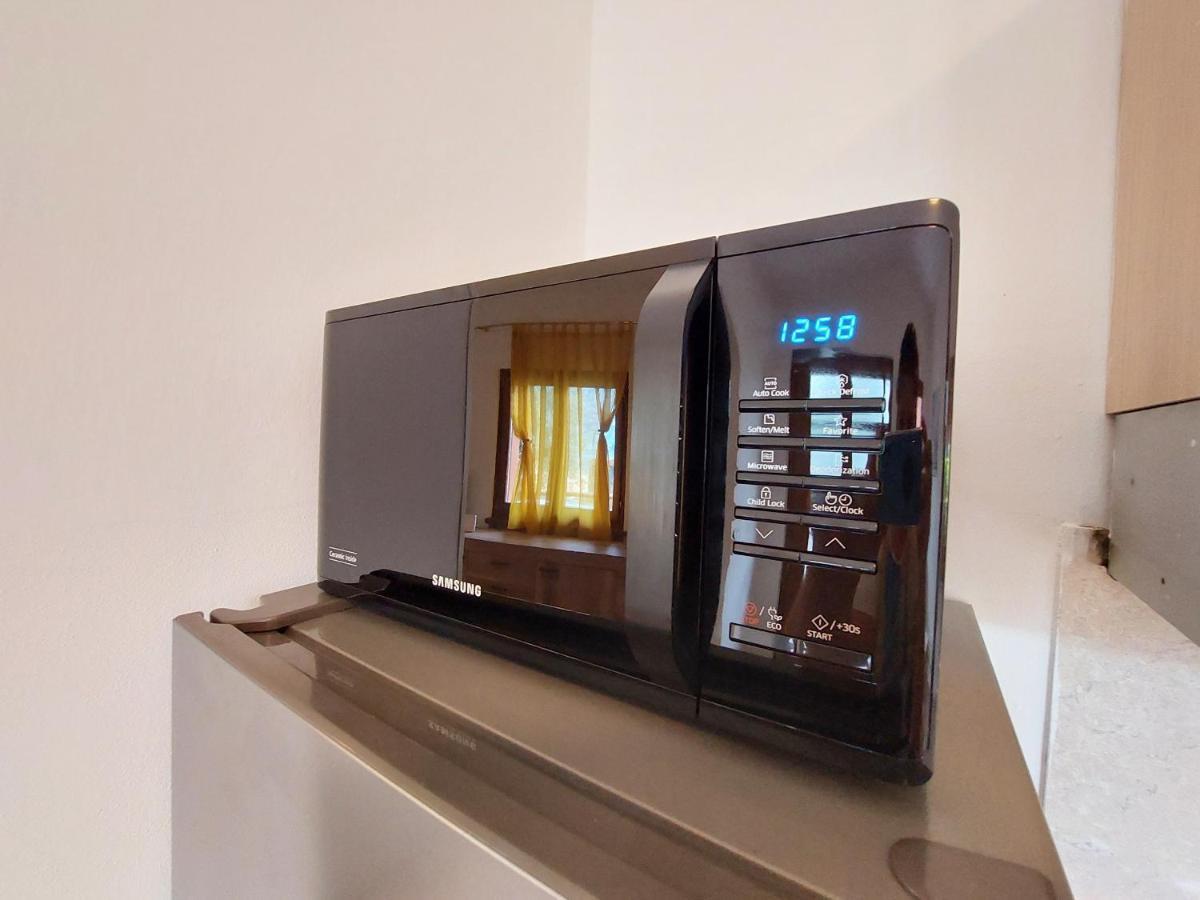 הוילה מאלצ'סינה Casa Graziella מראה חיצוני תמונה